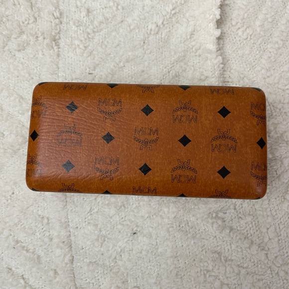 MCM Modified Sqare Sunglasses Rose/Pink with Cognac Case - Picture 11 of 12